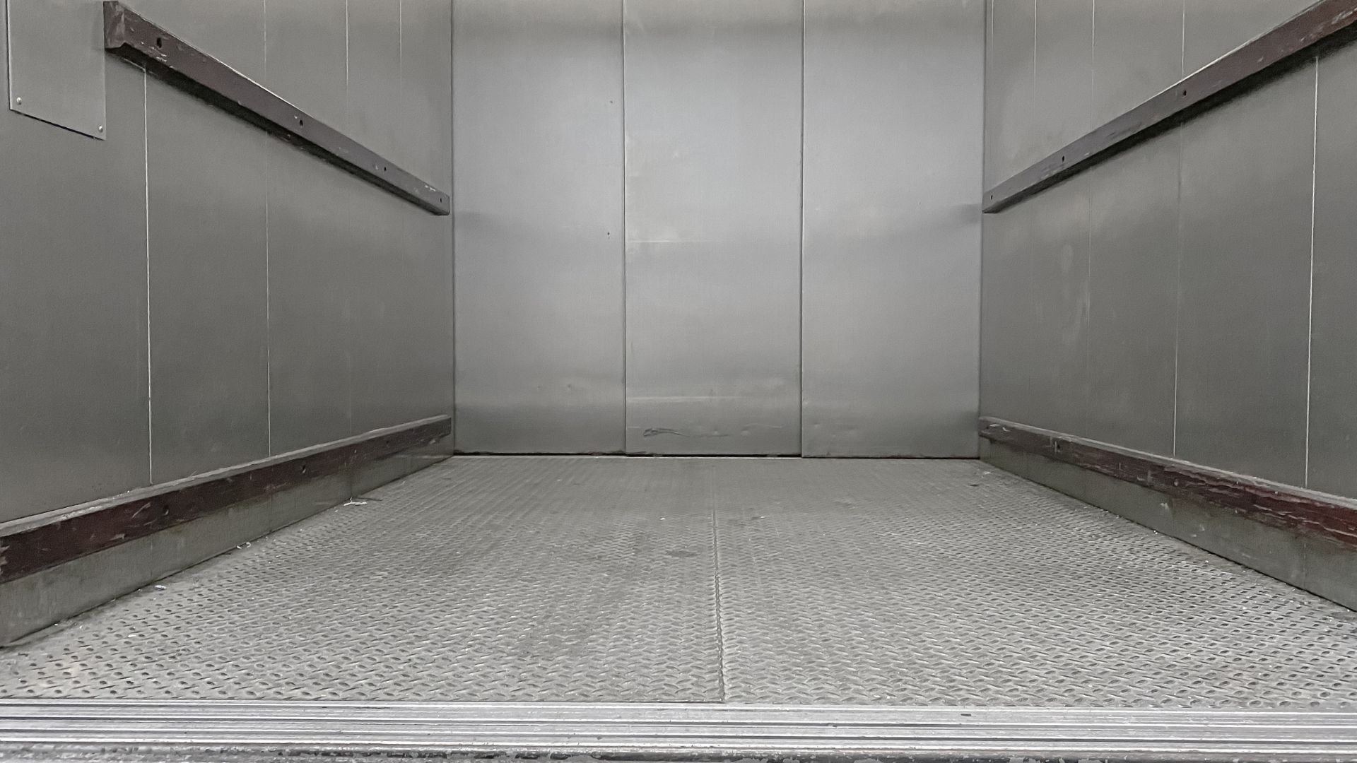 The Benefits Of Upgrading Your Old Service Elevator
